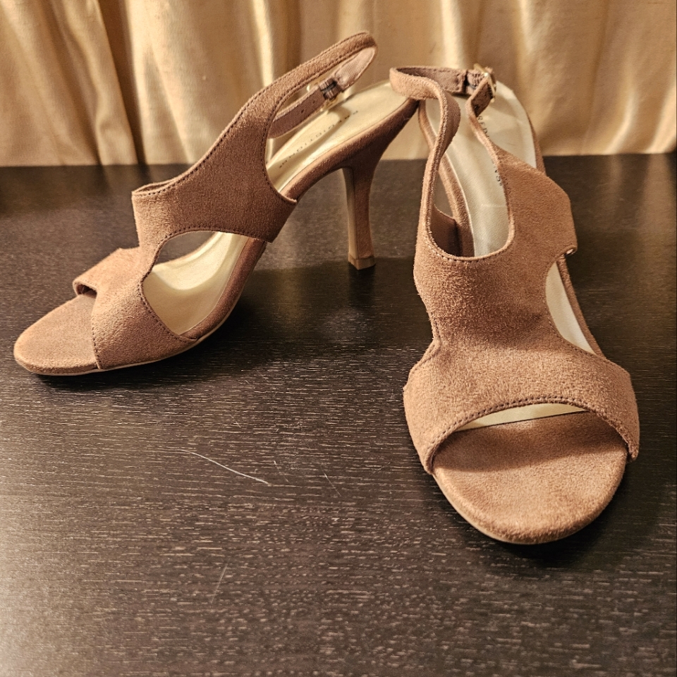 Predictions Tan Open Toed Heels